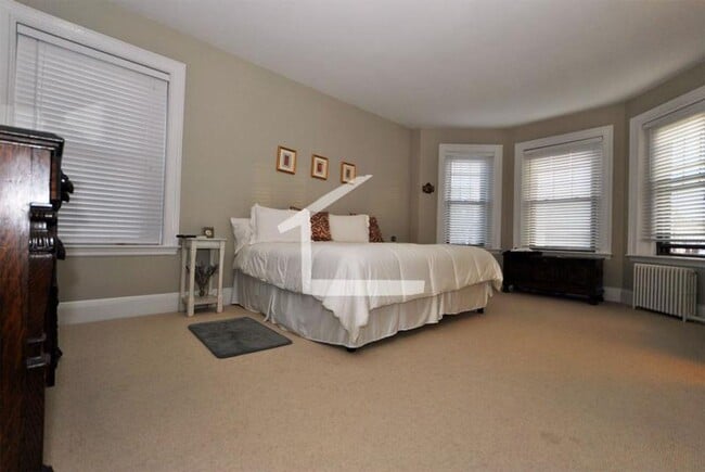 Photo - Fantastic Packards Corner Apt (No Undergrads, sorry!) w Laundry in Unit!  Exposed Brick, Ht and H...