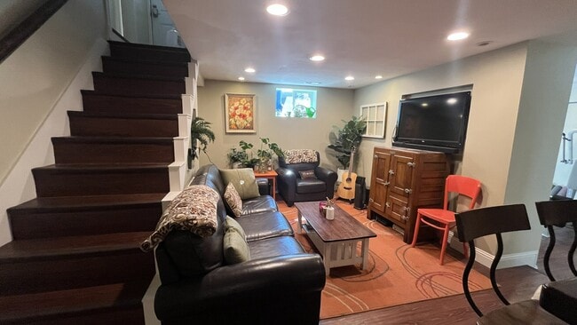 Photo - 1550 Ramona Ave