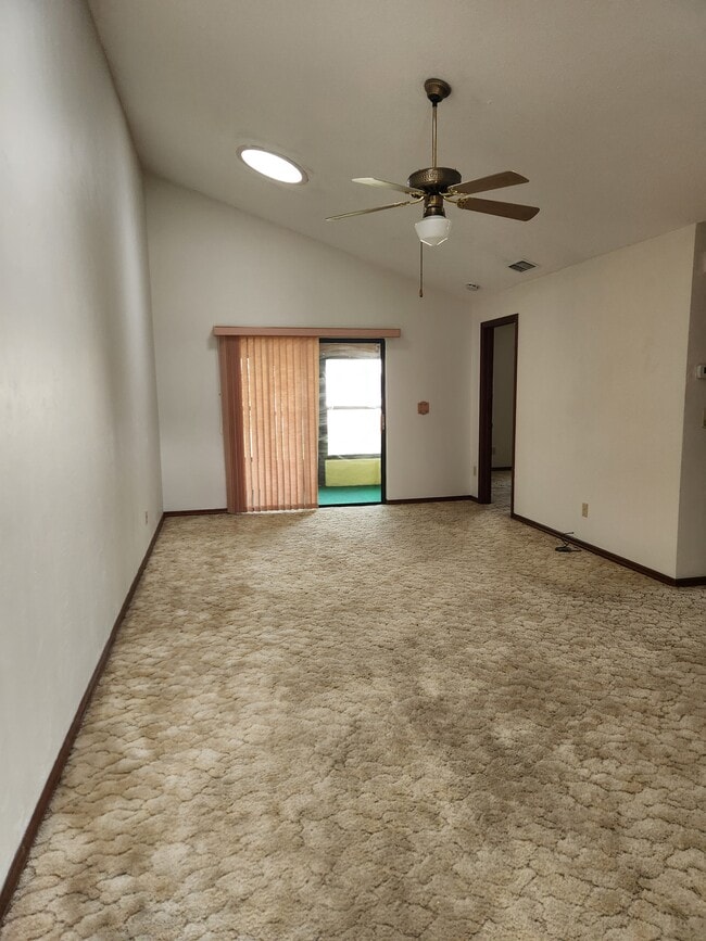 Photo - 415 Shangri La Cir