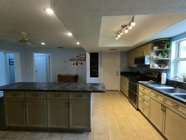 Photo - 1539 Huff Ct