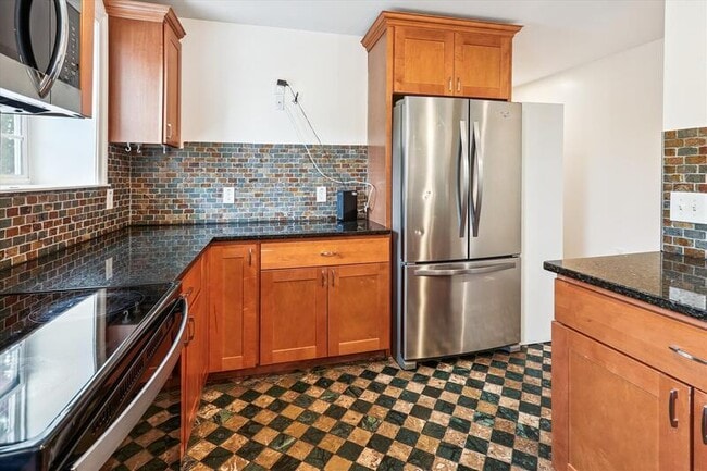 Photo - 345 E 28th St