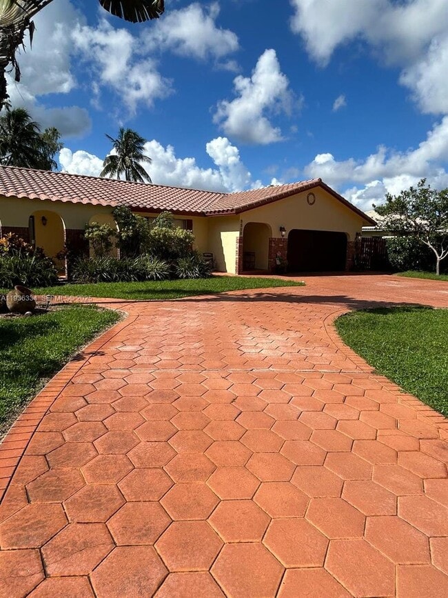 Photo - 9248 Shadow Wood Blvd