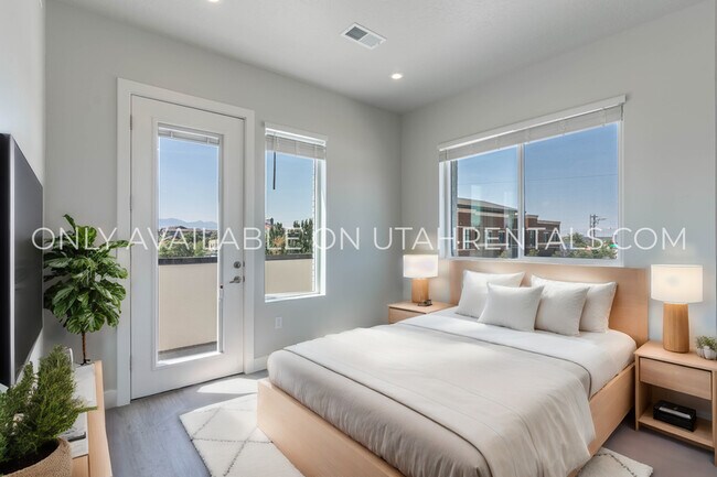 Photo - 7555 S Main St Unidad 201