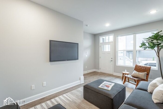 Photo - 2322 E 18th St Pl