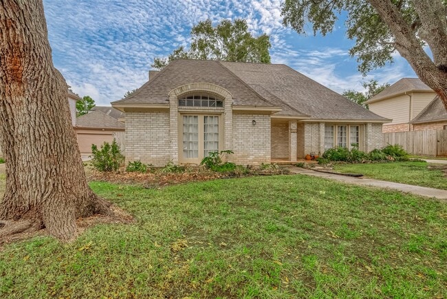 Photo - 934 Goldfinch Ave