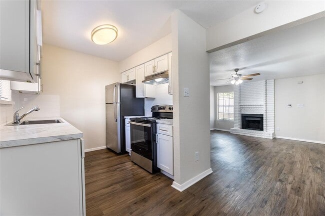 Photo - 210 W Lake Dr