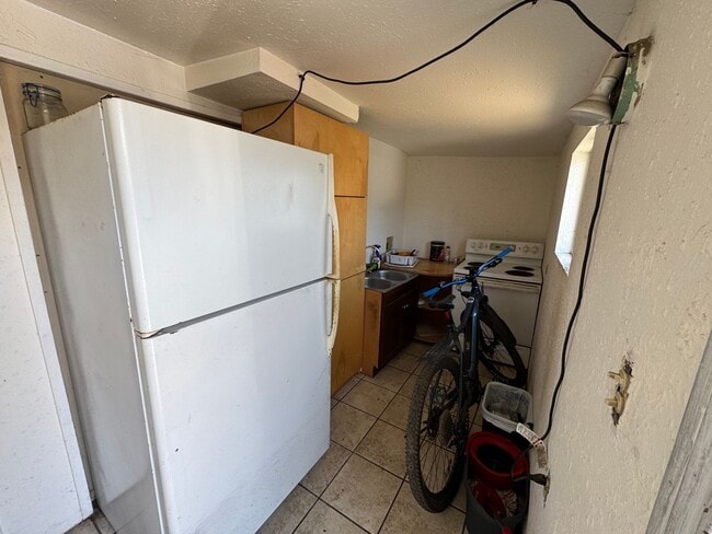 Photo - New Moon - 1314 S 2nd- 4 units Unidad B