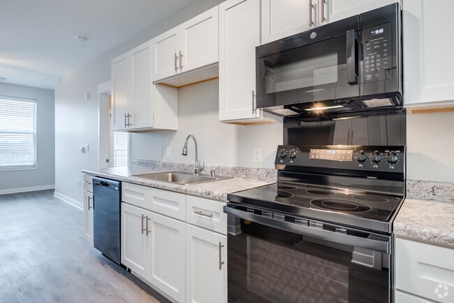 1BR, 1BA - 626SF - Kitchen