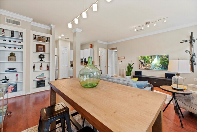 Photo - 2400 McCue Rd