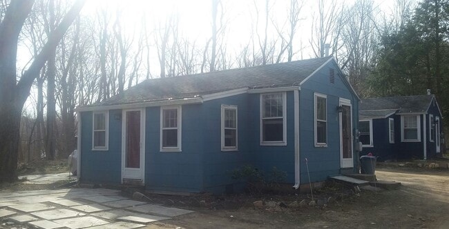 Building Photo - 10 Lake Rd Unit 10 Lake Rd