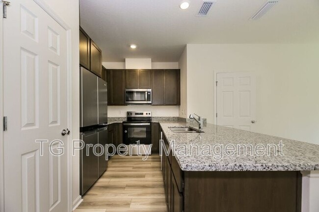 Photo - 140 Beach Palm Ct