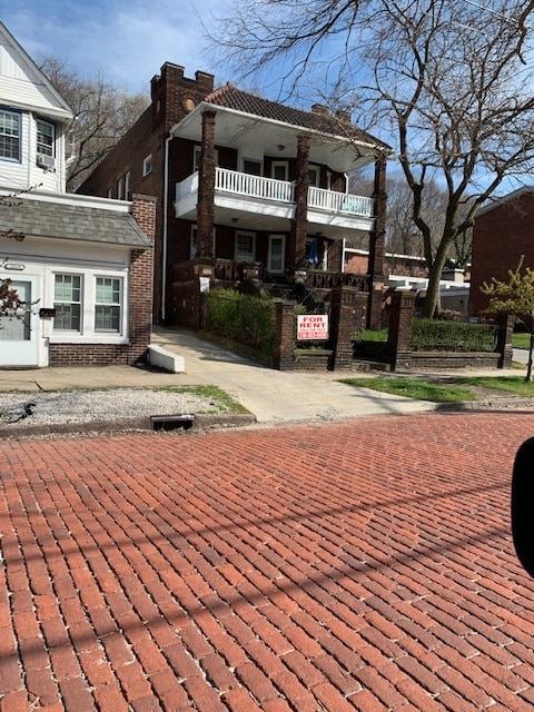 2 puertas fr Pizza,parking & arbolada de patio trasero! - 2223 Murray Hill Rd Unidad Loft