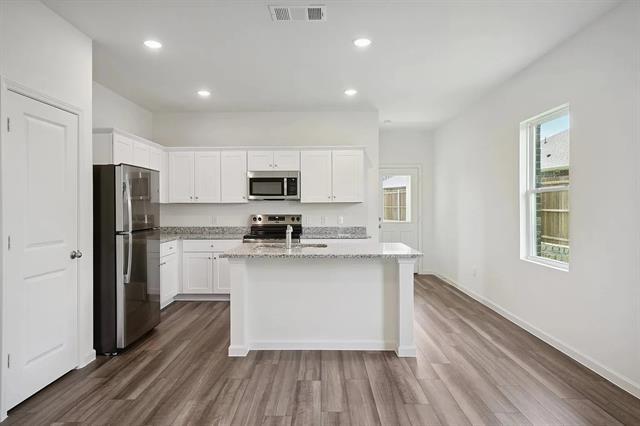 Photo - 2004 Prairie Ln