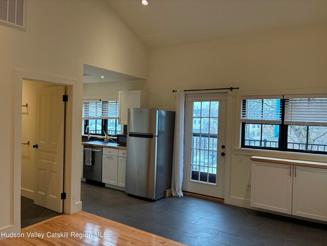 Photo - 217 State St