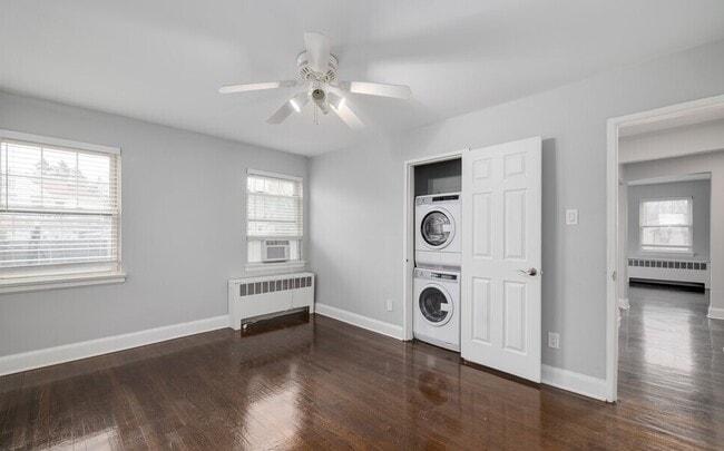 Photo - Walnut Court Apartments