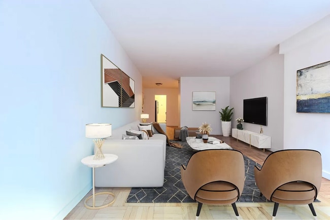 Photo - 358 W 48th St