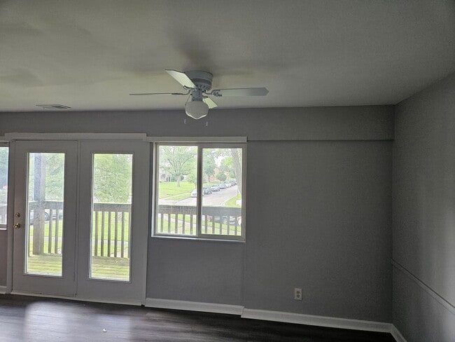 Photo - Lakeside Villas