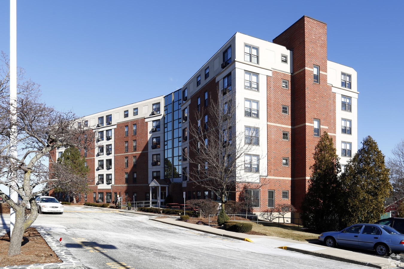 Photo - Admiral's Tower Co-op Apartamentos