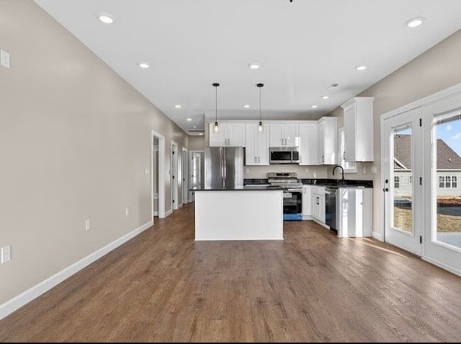 Photo - 104 Joiner Ave