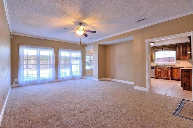 Photo - 1601 Kings Row