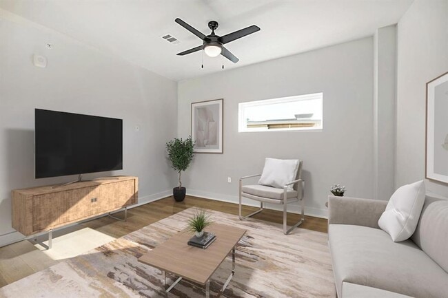 Building Photo - 2500 Longview St Unit 501