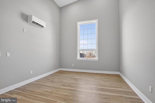 Photo - 1935 N 2nd St Unit 403