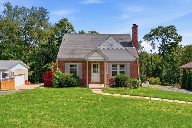 Building Photo - 165 Meadowbrook Dr