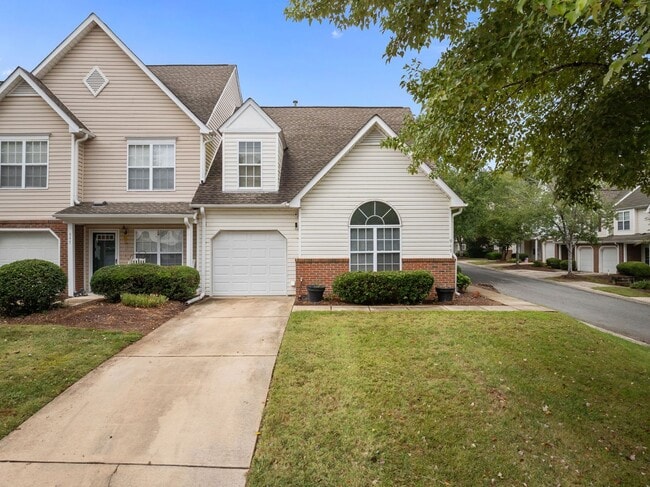 Building Photo - Stunning Townhome for Rent in Whitsett!