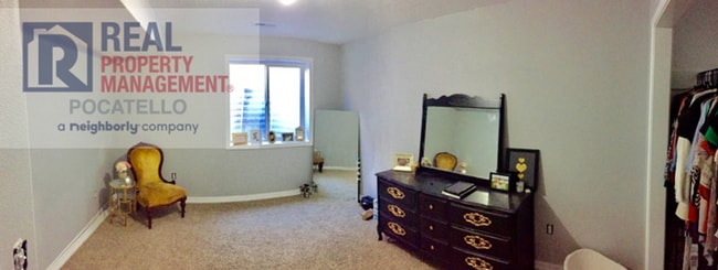 Photo - "Beautiful 4 Bedroom House For Rent" - Not furnished