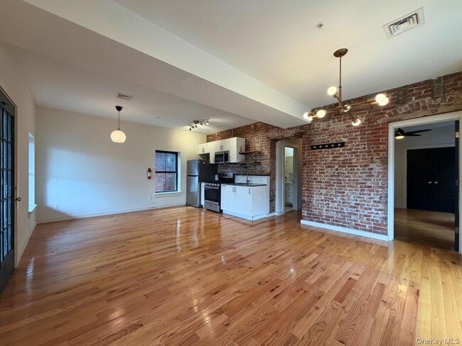 Photo - 203 Liberty St