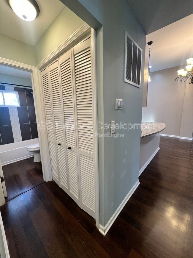 Photo - 3001 75th St