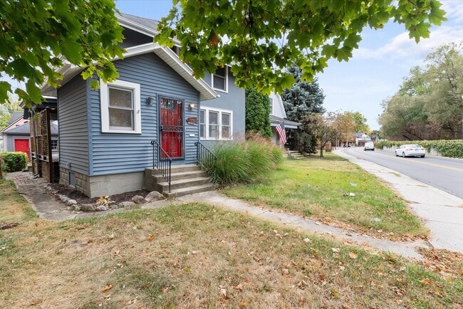 Photo - 1134 Saint Joseph Blvd