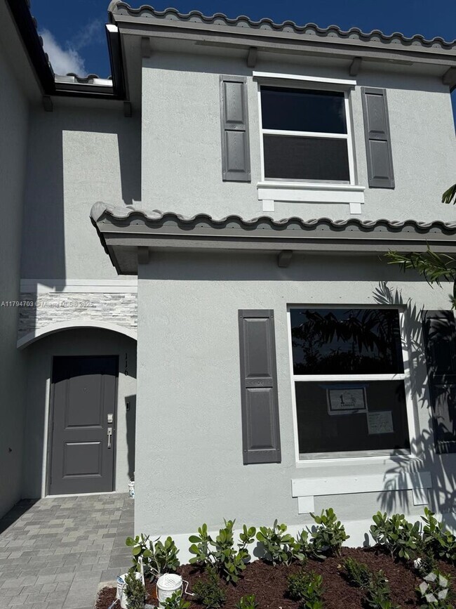 Building Photo - 132 NW 11th Ct Rental