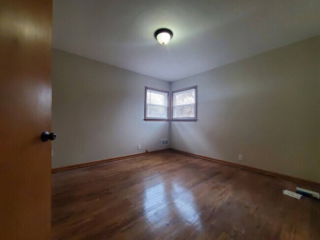 Photo - 4052 N 85th St Unit LOWER