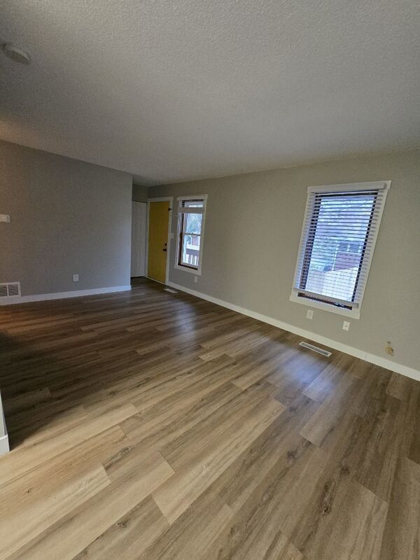 Photo - 606 Broad St