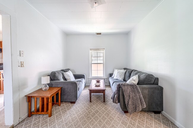 Great Student Housing! - 156 West End Ave