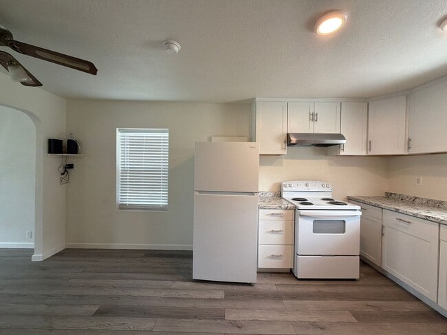 Photo - 2410 Englewood Ave
