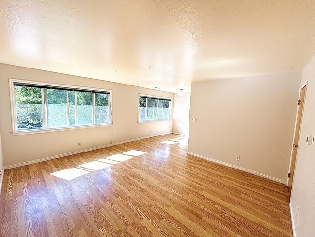 Building Photo - 131 S 1000 E Rental
