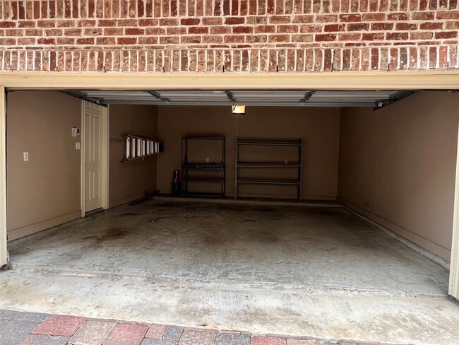 Photo - 5940 Kansas St