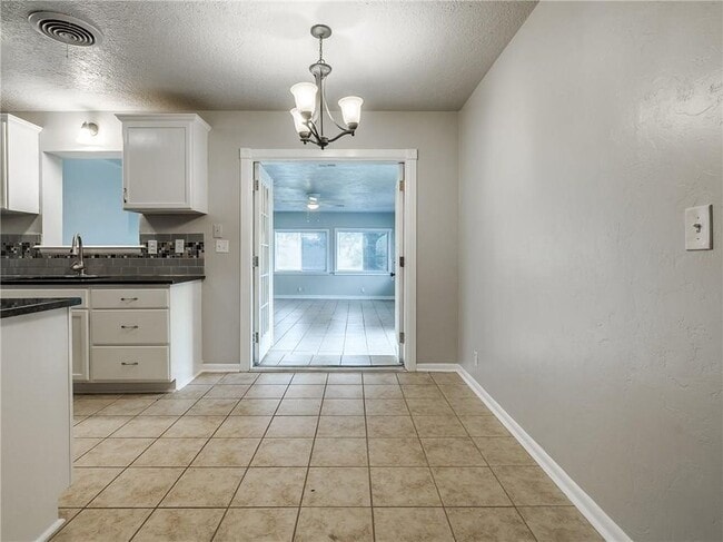 Photo - 2215 Beverly Hills St