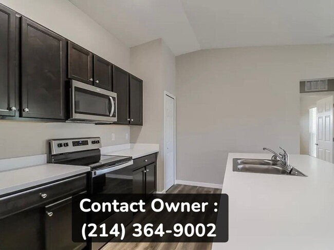 Building Photo - 805 Gaylord Ave S