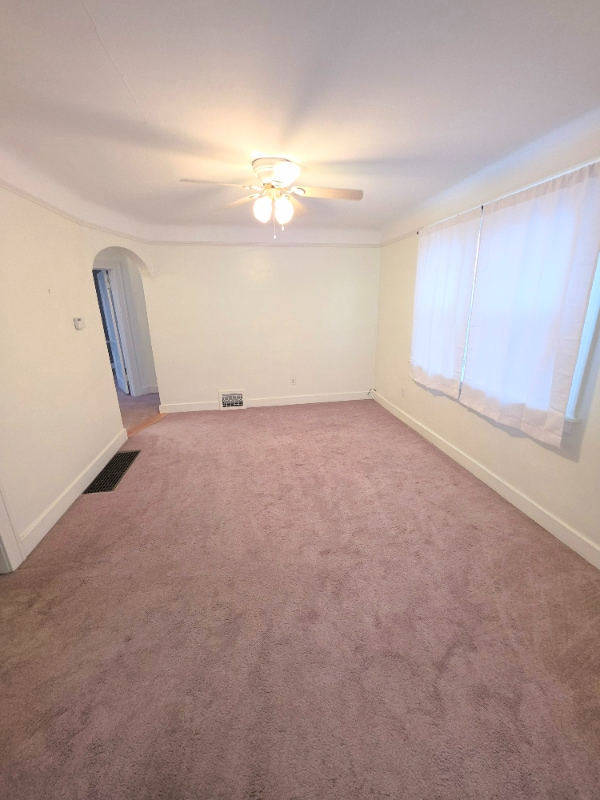 Photo - 2337 Burnside Ave Unidad 2337 Burnside Upper