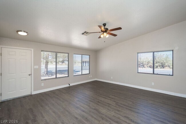 Photo - 2120 McMurray Dr Unit 1