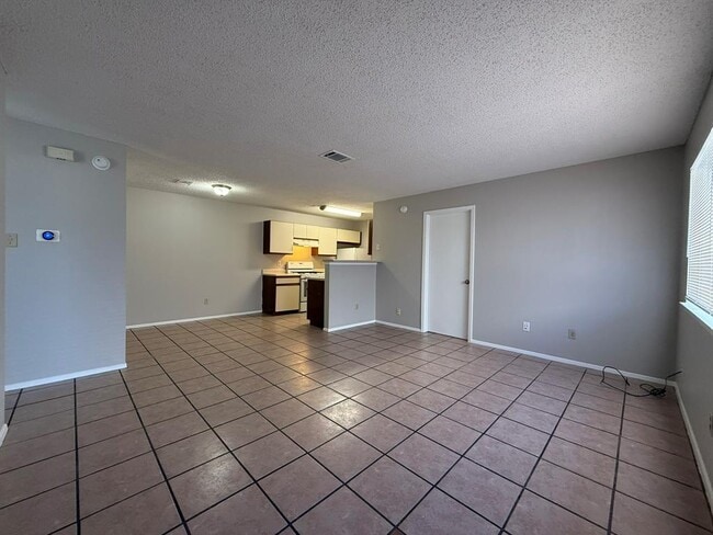 Photo - 2122 Andover Dr