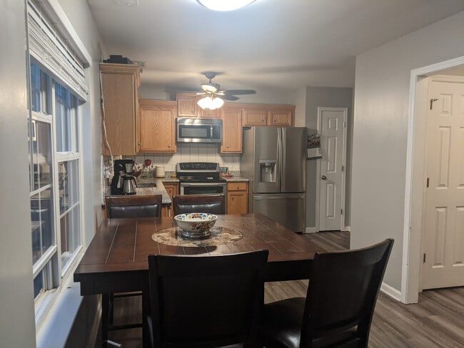 Room in Single Family Home on Nevin Rd