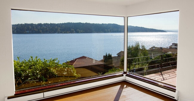 Photo - 3938 NE 157th Pl