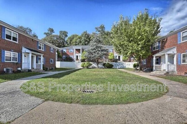 32B Carey Street - 32B Carey Street