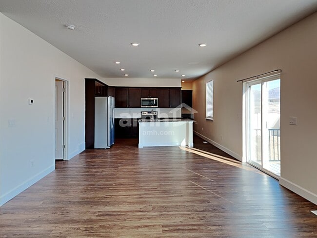 Photo - 4462 N Poplar St