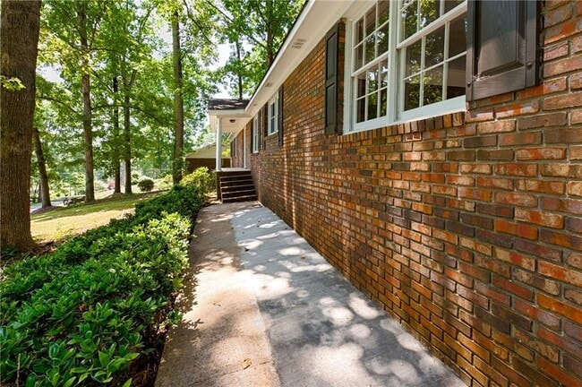 Photo - 3979 Potomac Dr NW