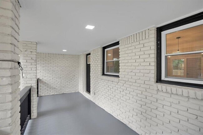 Photo - 2271 Cresta Dr